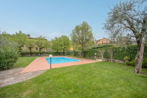 Your penthouse in the prestigious Villa Marta in Bardolino! Have you always wanted a breathtaking property? Take the opportunity to own an attic that will allow you to experience the true essence of life on Lake Garda. Let yourself be fascinated by t...