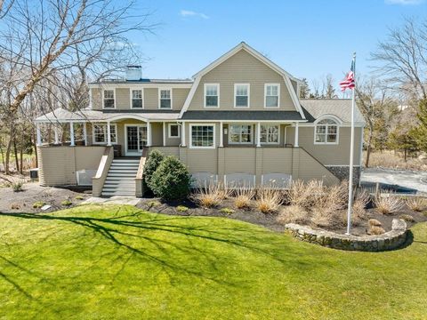 Welcome to the idyllic coastal town of Cohasset, where 40 Joy Place offers a perfect blend of comfort & tranquility. Nestled on a peaceful street just steps away from The Village, this charming property provides a serene retreat with beautiful views ...