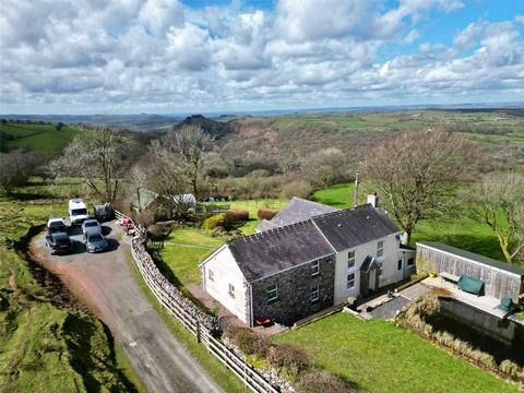 Set in a stunning location, within the Brecon Beacons National Park commanding unrivalled views over Carreg Cennen castle and the surrounding dramatic countryside. Offering flexible 5 bedroom accommodation to include 2 reception rooms, 2, bathrooms, ...