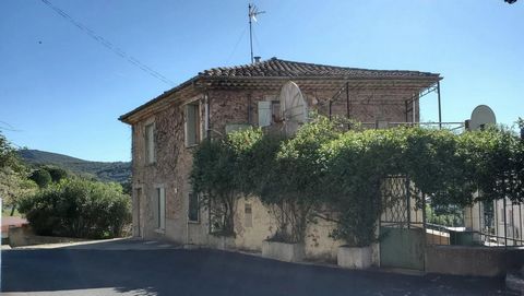 This winegrower's house in need of renovation is a promising property for a gîte or B&B project, thanks to its privileged location in the village of Faugères. The stone property includes a large garage and three separate accomodationds, offering plen...