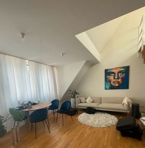 I am moving away and my flat will be available on 01.06. Super central location (Elefantengasse). Top floor completely renovated. Will only be rented furnished (box spring bed, large wardrobe, washing machine, kitchen available). The listed furniture...