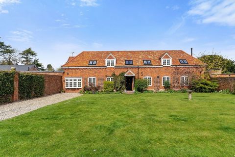 A stunning and unique detached three bedroom residence situated on the desirable Shortgrove Estate on the outskirts of Saffron Walden, surrounded by rolling countryside. The property has been beautifully finished to a high standard by the current own...