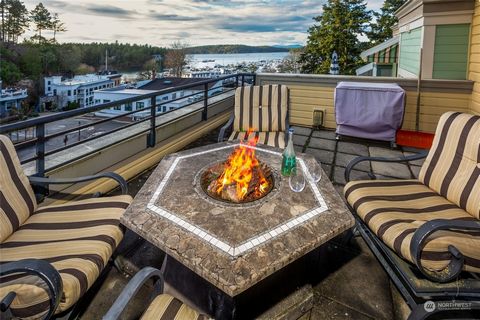 Water View Townhouse in the Heart of Roche Harbor Village. Relax and enjoy sunsets over the harbor with fabulous top floor entertaining room with a wet bar and deck. Spacious 3 bdrm, 4 bath 2,378 sq ft. The end unit is steps away from restaurants, ma...