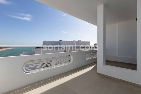Magnificent one plus one bedroom apartment to debut, five minutes from the beach, in Albufeira. This opportunity represents the best that current construction has to offer us, with sea view, allows the viewing of the reflections of a beautiful sunset...