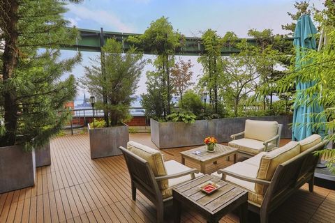 One-of-a-kind 3,180 square foot penthouse duplex with open water and skyline views from four private terraces. - Thirty-five-foot living / dining room with triple-exposure views - south, west and east. - Four professionally landscaped terraces, inclu...