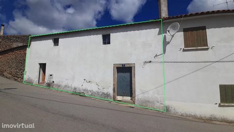 3 bedroom villa to renovate in Póvoa Palhaça, Fundão - Portugal Located in the quiet village of Póvoa Palhaça, municipality of Fundão, this villa has 135m2 of granite construction, being approximately 65m2 per floor. It consists of r/ c/ only with li...
