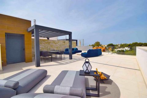 Bienvenido a un rincón de exclusividad, en este luminoso apartamento de 2 dormitorios, situado en la prestigiosa urbanización de Artola Homes, en Marbella. Este oasis de serenidad, a pocos minutos de campos de golf de renombre y de las doradas playas...