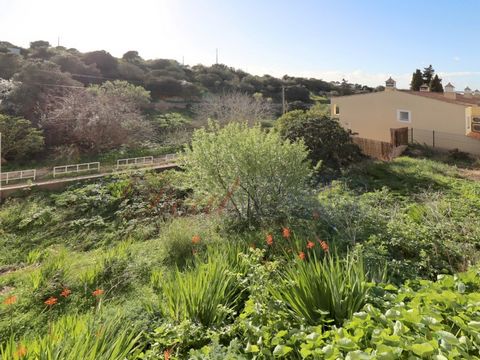 Deal Homes presents, Rustic land situated in a nice village 5 minutes from Praia da Luz and 10 minutes from Lagos. The land has 360m2 and has construction feasibility with several possibilities from commerce and housing, upon project approval. Do not...