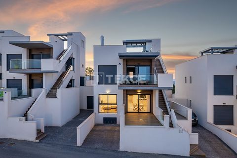 Bezugsfertige 3-Zimmer-Wohnungen mit toller Aussicht in San Miguel de Salinas Diese exquisiten schlüsselfertigen Wohnungen liegen in der ruhigen Landschaft von San Miguel de Salinas an der Costa Blanca, südlich von Alicante. Genießen Sie einen Lebens...