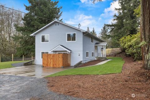 This stunning remodeled property boasts an abundance of living spaces, a spacious upstairs level with 3 bedrooms & 1.75 baths, and a fully appointed downstairs level with 2 bedrooms, an office, & 1 bath. Both levels feature complete kitchens, living ...