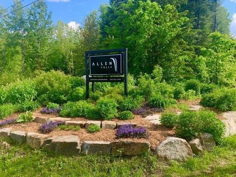 Découvrez un terrain unique de 54 381 pieds carrés au sein du prestigieux Domaine Allen Falls à Morin-Heights où l'architecture est contrôlée afin de garantir la qualité et valeur de l'environnement. Orienté sud-ouest, il offre une luminosité naturel...