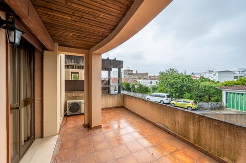 Identificação do imóvel: ZMPT567481 We present this magnificent T2 apartment located on the ground floor, in the heart of the charming village of Barroselas. This property is ideal for those seeking comfort, functionality, and a privileged location.A...