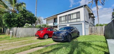 Perfect for Relaxed Lifestyle in Deagon! Located on a spacious 776m2 block, this property features dual living spaces. The main highset house comprises three bedrooms, a kitchen, and a generously sized combined lounge and dining room. Additionally, t...