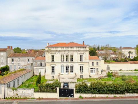 FOR SALE - TONNAY CHARENTE - SUPERB MANOR HOUSE TO RENOVATE - 400 M2 - LAND OF 4100 M2 - 7/8 BEDROOMS - SWIMMING POOL - OUTBUILDINGS - 1548750EUR VIRTUAL VISIT MANDATORY BEFORE VISIT *** TONNAY CHARENTE *** Large family looking for an exceptional pro...
