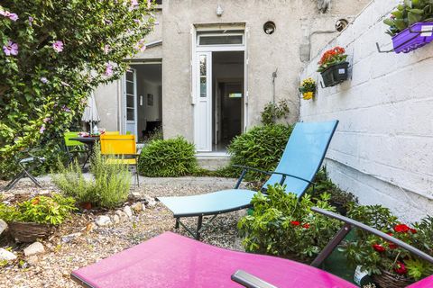 CHARMANTE MAISON, AU CALME, AVEC PATIO EN PLEIN COEUR DE VILLE