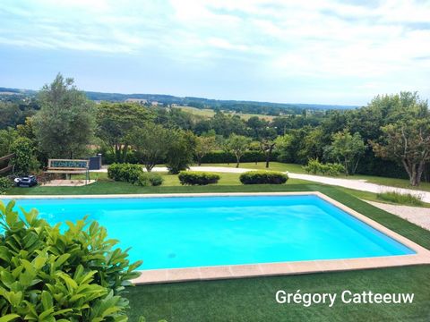 Dpt Dordogne (24), à vendre MOULEYDIER maison P5 , avec piscine sur 3031m2 et ça superbe vue