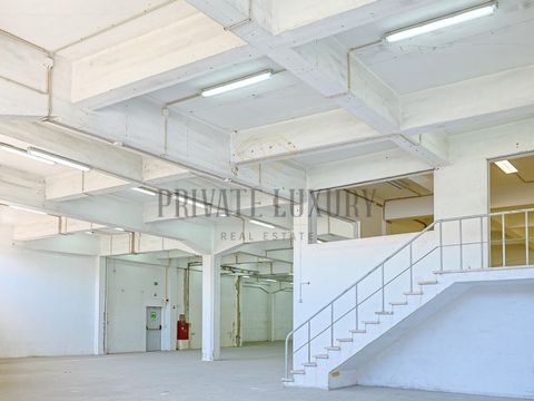 Welcome to an unparalleled opportunity to transform a 4,400 sqm warehouse into a vibrant and dynamic office space. This property is perfectly positioned in the burgeoning neighborhood of Braca da Prata, offering a unique chance to create a light-fill...