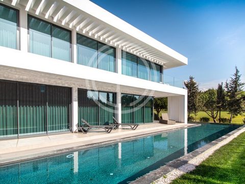 Exquisite Luxury Modern Villa in a Prime Vilamoura Location! Characterized by its spacious rooms and generous areas, from the garden to the bedrooms, this exclusive space meets the highest standards of comfort and sophistication, catering even to the...
