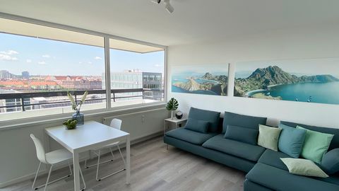 Das komplett neu renovierte, lichtdurchflutete Apartment bietet eine perfekte Basis für einen wunderschönen Aufenthalt in Nürnberg. Dank der urbanen, zentrumsnahen Lage direkt am Wöhrder See und der modernen Ausstattung wird das Wohnen zum außergewöh...