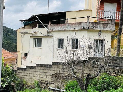 4 bedroom villa with attic and patio with 30 m2 in Ceira in the Parish of São Frutuoso, 10 min. of Coimbra.   With an excellent location and magnificent views over the mountains and the river Ceira. Ready-to-move-in house with immense potential for o...