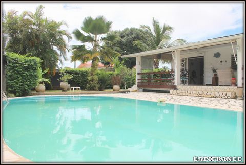 A VENDRE A KOUROU (97310) UNE MAGNIFIQUE MAISON EN BOIS T5 de 106 m² AVEC 2 MAISONS T2 INDEPENDANTES - TERRAIN DE 775 m² - AU PRIX DE 459 000