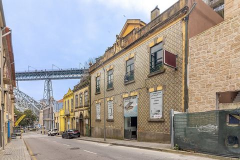 ️ OPORTUNIDADE IMPERDÍVEL – PROJETO APROVADO PARA 10 APARTAMENTOS! ✨ Apresentamos uma excelente oportunidade de investimento no coração de Vila Nova de Gaia! Localizado na Rua General Torres, a poucos metros da icônica Ponte Luís I , este projeto já ...