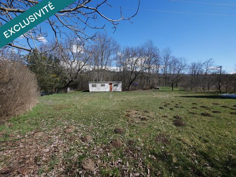 Grand terrain constructible de 2701m²