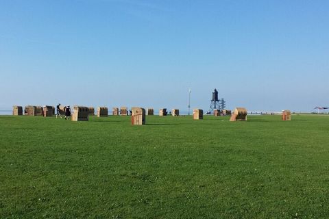 Mit unserer Villa Lisa genießen Sie unbeschwerte Urlaubstage in einem komfortablen Ferienhaus an der Nordsee, ideal für bis zu 4 Urlauber und Kleinkind. Im EG stehen Ihnen eine voll ausgestattete Küche, Essplatz incl. Kleinkindstuhl, Wohnzimmer mit g...