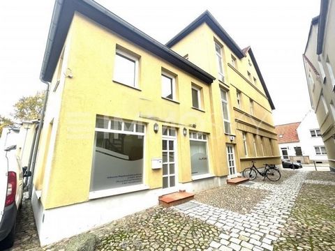 Szukasz inwestycji z przyszłością? Ta nieruchomość oferuje rzadką okazję dla inwestorów poszukujących wysokodochodowej inwestycji. Z rocznym oprocentowaniem czynszu netto na poziomie ponad 6%, ten budynek mieszkalno-usługowy przekonuje długoterminowy...