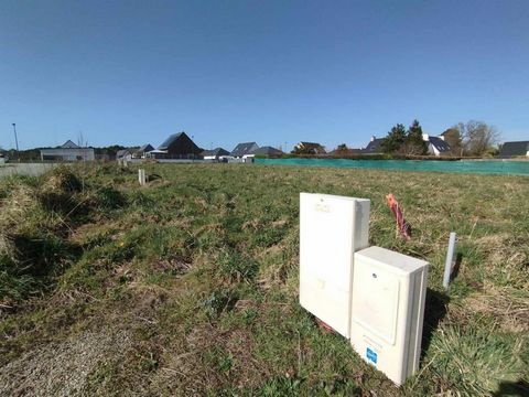Terrain situé proche du centre de Sainte-Hélène et la Ria d'Etel