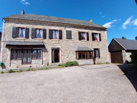 Spacieuse maison en pierre