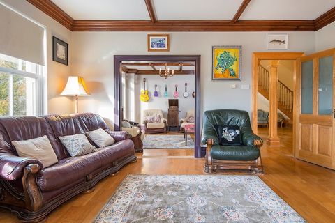 This majestic Georgian-style mansion in Carmarthen offers the ultimate luxury escape for large groups and families. Newly renovated in 2025, this grand property combines historic charm with contemporary comforts, featuring an indoor swimming pool, sa...