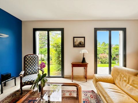 COUP DE COEUR / Parc de la Haye : Maison familiale de 180 m2 édifiée sur sous-sol de 100 m2 avec jardin et garage double