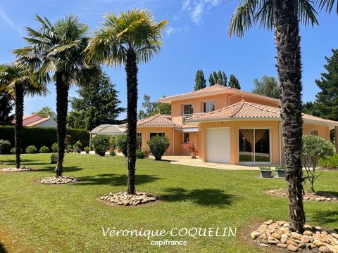 Dpt Loire Atlantique (44), à vendre LE CELLIER/MAUVES SUR LOIRE-maison P7 de 240 m²-piscine
