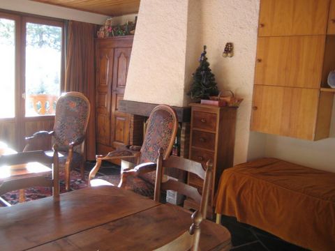 The Residence La Roche de Mio is a small residence situated in Jardin Alpin area in the ski resort of Courchevel 1850. First ski slopes ans ski lift are very close to the residence. You will be at 1,5km from the centre of the resort, at around 15 or ...