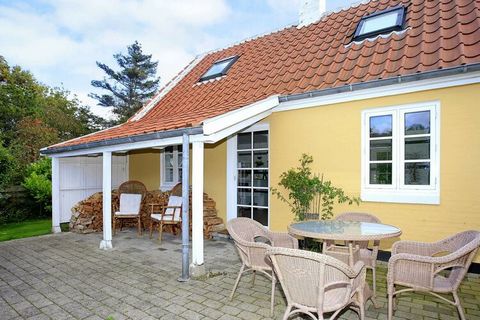 Quality holiday home for the small family, located in the summer village of Hulsig with only 2.5 km to a beautiful beach and with Kandestederne and Råbjerg Mile within a radius of 4 km. Close to Skagen, where there is a train connection of approx. 10...