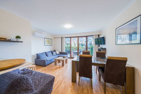 Flat located on the ground floor and equipped with 1 bedroom (1 with double bed).  There is a cosy living room (sofa bed for 2 persons), an open, equipped kitchen and a fully renovated bathroom with toilet. There is a spacious terrace where you can h...