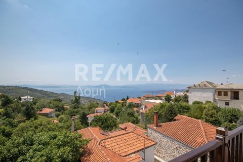 Three-story traditional house with a total area of 435.15 sq.m., built on a plot of 1130 sq.m., with panoramic sea and mountain view. The stone house, dating from the end of the 18th century, has been recently renovated and kept in excellent conditio...