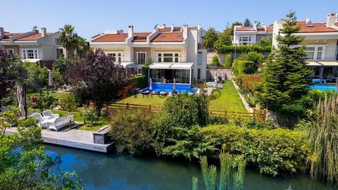 Villa te koop is gelegen in Sariyer. Sariyer is een wijk aan de Europese kant van Istanbul. Het ligt aan de kust van de Bosporus en staat bekend om zijn prachtige stranden, bossen en historische bezienswaardigheden. De regio wordt beschouwd als een v...