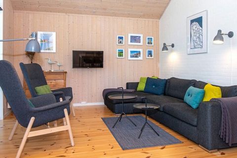 Well-appointed architect-designed cottage with whirlpool located in a good cottage area by Trend. The cottage is modern and tastefully furnished and appears very spacious, bright and well maintained and in the living room there is a TV with Chromecas...