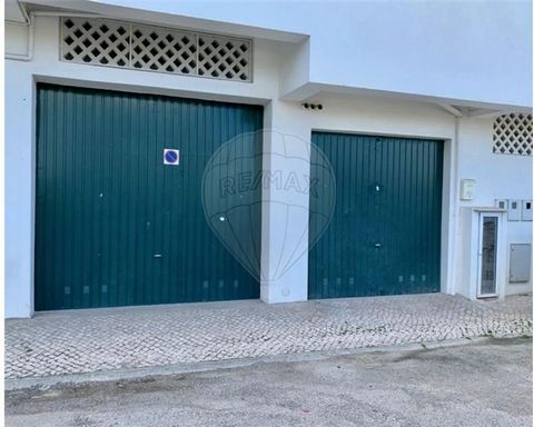 Garagem em São Domingos com 5 Lugares de estacionamento em Santarém.                                                                                         Estamos disponíveis para o ajudar a realizar sonhos, seja na compra ou na venda do seu imóvel...