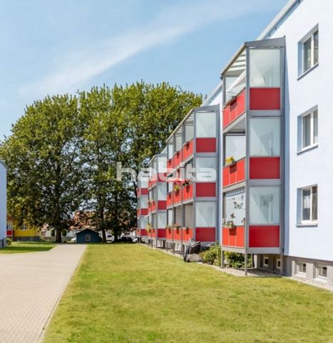 The colorful “To Huus” consists of seven low-rise apartment buildings and well-kept outdoor areas with a system of paths, communal open spaces and play areas as well as parking spaces for cars and bicycles. The solid new buildings with a simple facad...