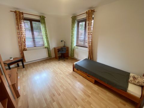 Suitable for 2-4 students / 2 separate rooms I will rent a fully furnished 2+1 apartment in a quiet location on the outskirts of Prague. The apartment is suitable for 2-4 students. The apartment is now furnished to meet the needs of 2 students. Howev...