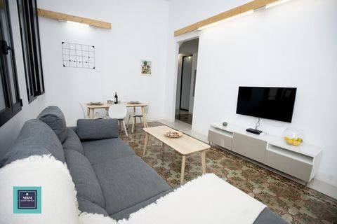 The Vegueta Old Town apartment offers you a tranquil experience with views of the city's old town. This cozy apartment features air conditioning and free fiber Wi-Fi for your convenience, with one double room and one single room, a living room where ...