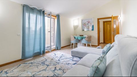 Welcome to our charming T3 apartment in the heart of São Felix da Marinha, designed to provide a comfortable and inviting stay for midterm travelers. This spacious apartment boasts three bedrooms, providing ample accommodation for your group. The liv...