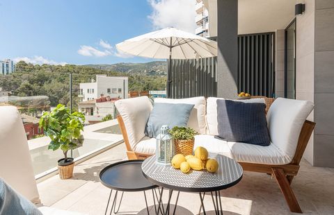 Newly built apartment with large terrace next to the beach in Cala Major Newly built apartment with terrace, pool and parking This newly built and very bright apartment is located on the second floor of an exclusive building built in 2023. The buildi...