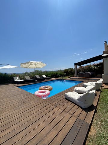 An entire villa with a large garden and a wonderful pool with a great view of the Corinthian gulf just a few kilometres outside the picturesque village of Galaxidi. The villa is part of 4-house-complex built in a 4000 sq.m. private estate.⁣ ⁣ The hou...
