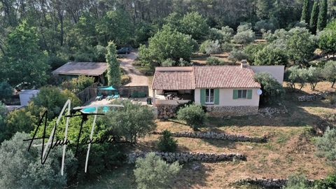 Lorgues Countryside Gem: Spacious Estate for Nature Lovers. Just 2 km from the town center, this 1-hectare property offers a serene countryside oasis, perfect for horse enthusiasts with 3 stables and hay storage space. The 2012-built, 130 sqm single-...