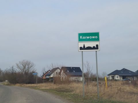 Działka w Karwowie blisko Warzymic. Do Szczecina jest tylko 10 km. Powierzchnia działki wynosi 3006 m2. Zjazd z drogi głównej, asfaltowej. Prąd jest na działce, gaz w drodze, kanalizacja blisko. W bezpośrednim sąsiedztwie zabudowa mieszkaniowa. Nie m...