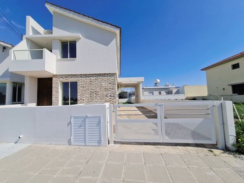 Located in Larnaca. Adorable, Three Bedroom House for Rent in Kiti area, Larnaca. Kiti Village provides all amenities, including schools, supermarket, pharmacy, bank, restaurants, shops etc. A short drive to Kiti beaches including the well-known surf...